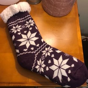 New Women’s Fuzzy Holiday Socks